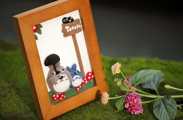 DIY wool felt handmade Totoro photo frame with Xiaomei as a good friend