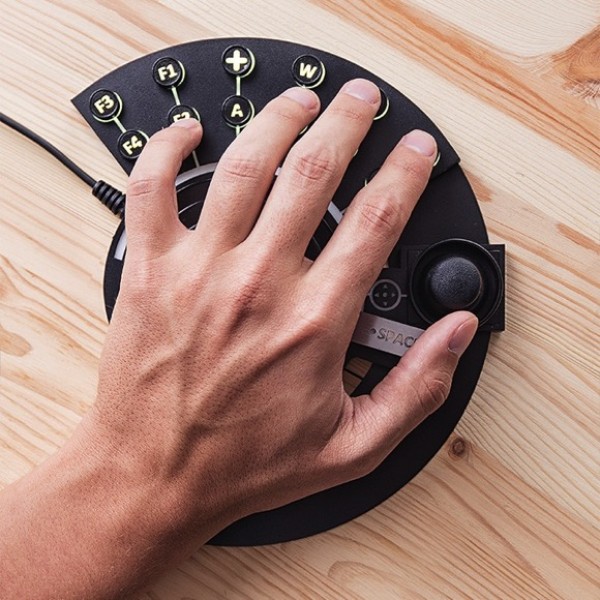 An ergonomic keyboard suitable for both office and gaming