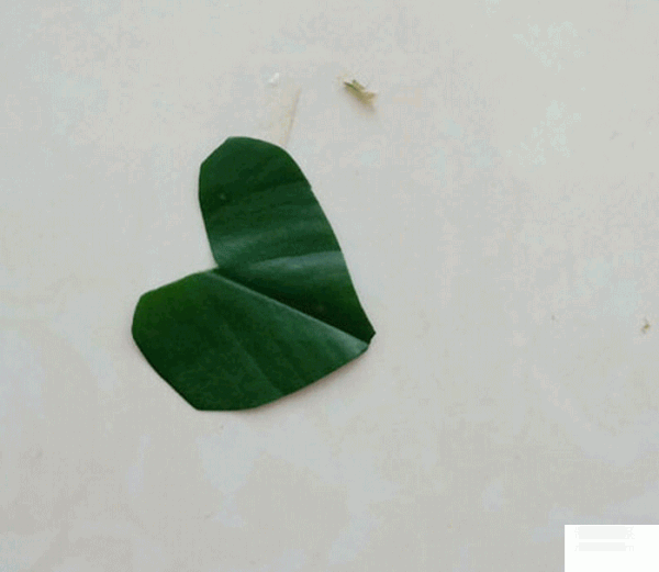 Simple handmade collage making for children, how to make handmade collage of leaf clover