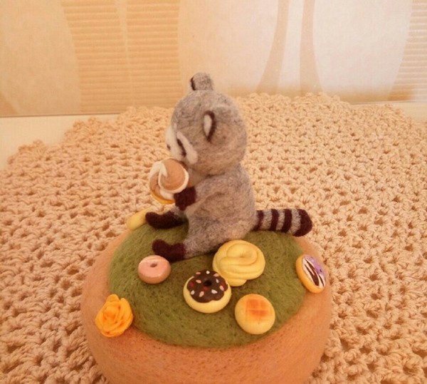 Wool felt DIY cute little raccoon who loves ice cream