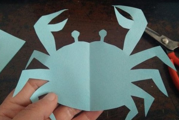 Steps for paper-cutting crabs How to cut crabs