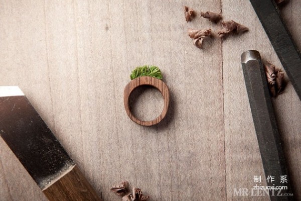 Plant rings and plant necklaces