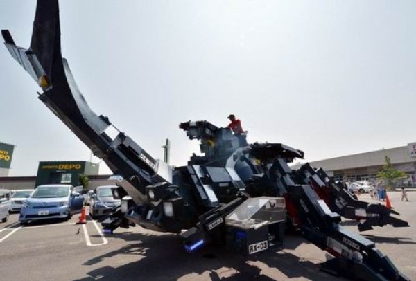 Japanese engineer in his 60s spent 11 years building giant mechanical beetle