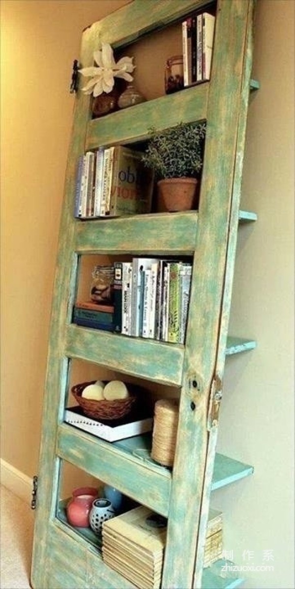 A very creative transformation of old items, this is amazing!