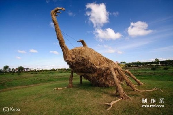 Straw Art: Creative Sculpture