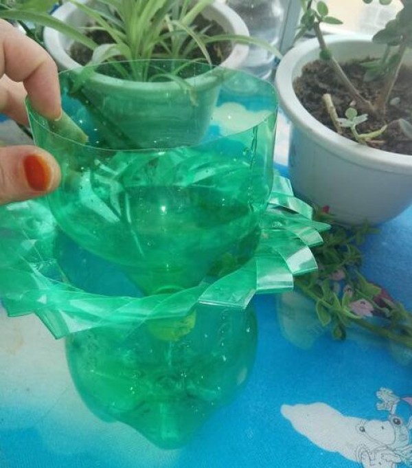 Teach you how to use beverage bottles to make flower pots, creative handicraft tutorials