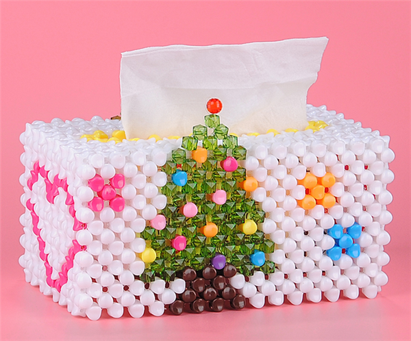 This creative Christmas tree large tissue box made with handmade DIY beads