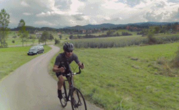 A bicycle that can be ridden not only with your feet but also with your hands