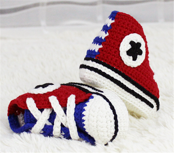 Handmade crochet DIY to make various creative and cute baby shoes