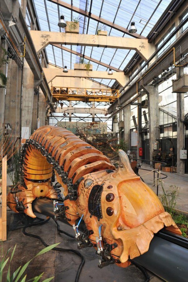 Mechanical City of Nantes, France: Robot animals are on the move