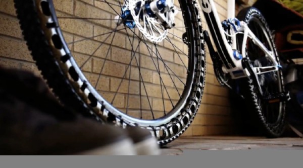 Inflatable bicycle tires