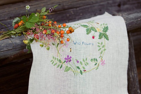 Bits and pieces in the creative handmade DIY embroidery garden