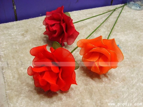 Creative DIY production of delicate rose silk screen flowers