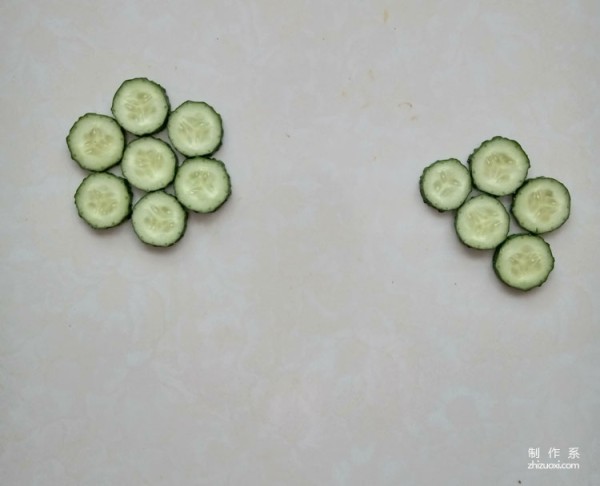 How to make a collage of cucumber flowers