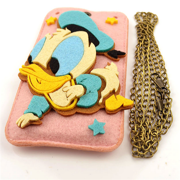 Creative mobile phone case made by DIY with pink and tender Donald Duck handmade wool felt