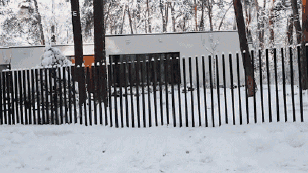 Fancy Fence retractable fence that can be hidden underground at any time