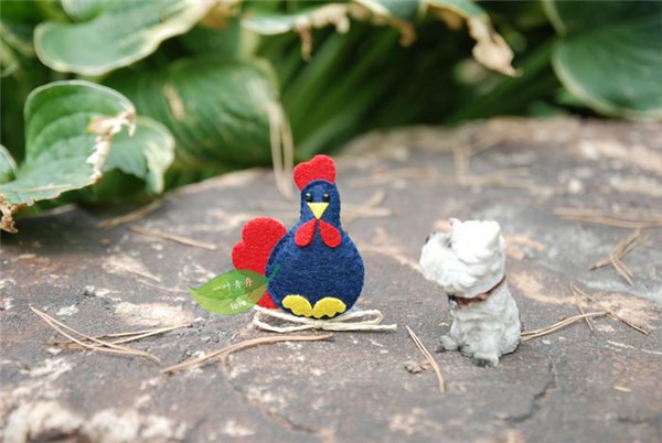 Cute handmade DIY little rooster handmade non-woven fabric brooch