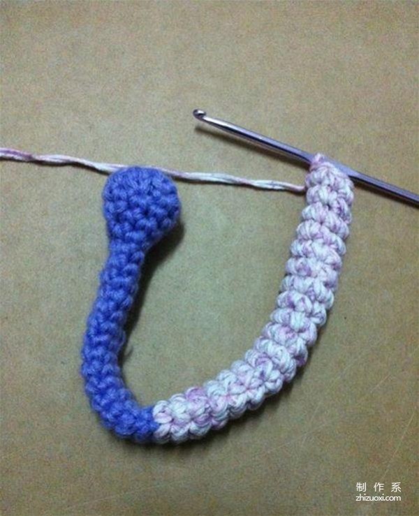 Make cute little snail ornaments by hand crocheting with wool