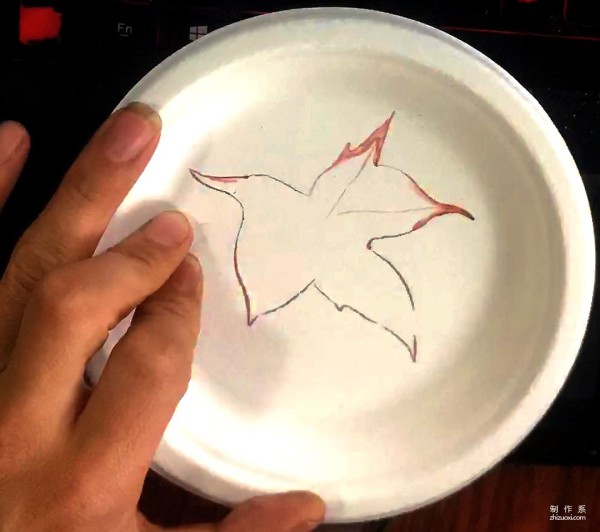 Children learn to draw, simple and interesting paper plate drawing maple leaf drawing process chart