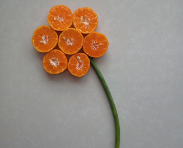 The simplest tutorial on how to make orange flowers by hand in kindergarten