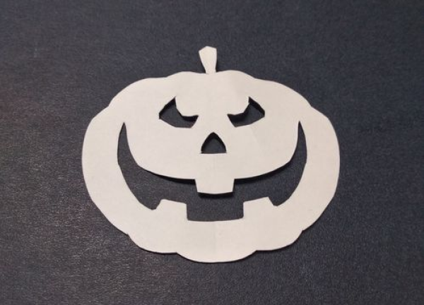 Halloween pumpkin paper cutting tutorial for children