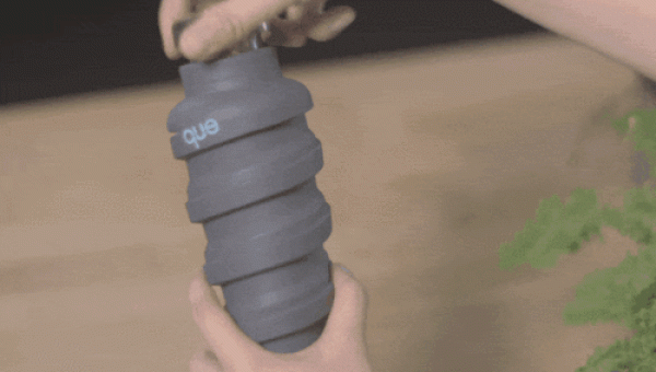 Stretchable and foldable eco-friendly water bottle que Bottle