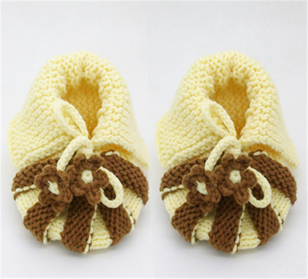 Handmade crochet DIY to make various creative and cute baby shoes