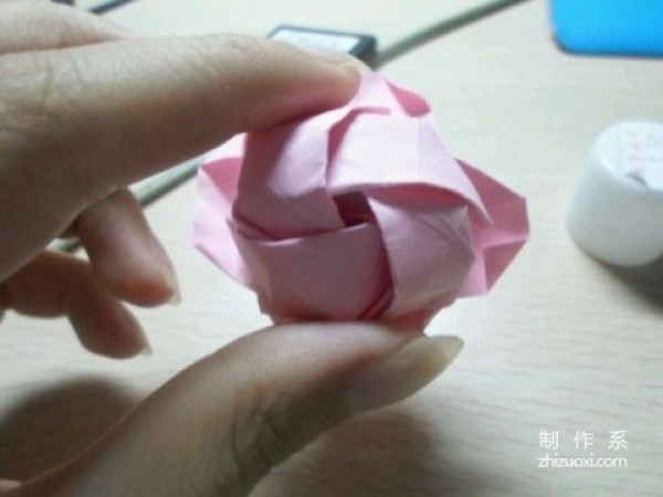 Illustration of how to fold Chinese Valentine’s Day roses-Mushroom roses