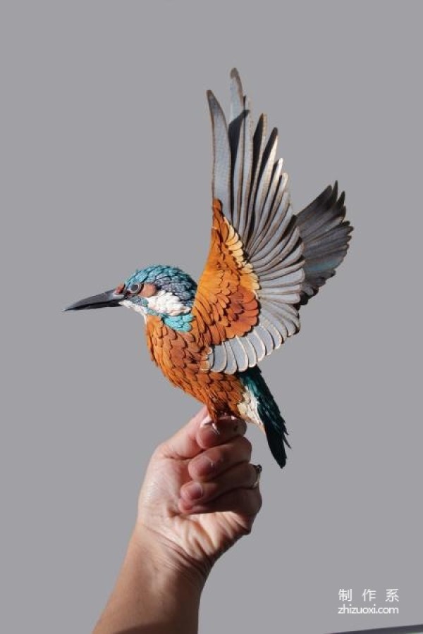 Lifelike paper bird works