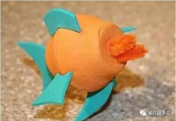 Tutorial on how to make a cute little fat fish using an egg holder