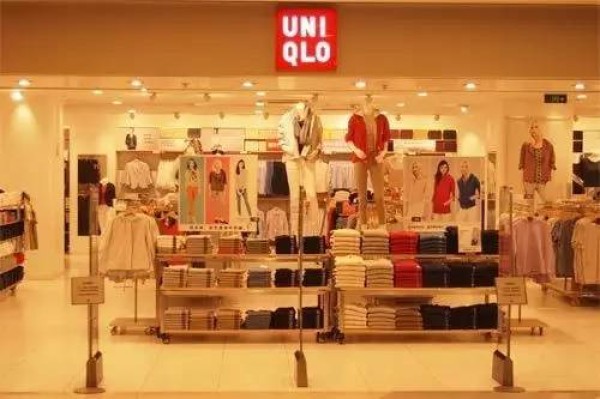 Uniqlo launches clothing vending machines in the United States