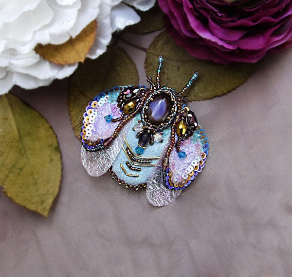 Appreciation of beaded handmade DIY beautiful and dazzling small insect products