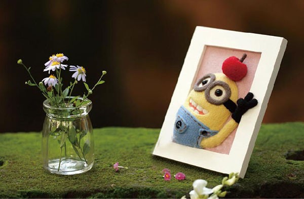 Handmade DIY creative wool felt cute minion photo frame