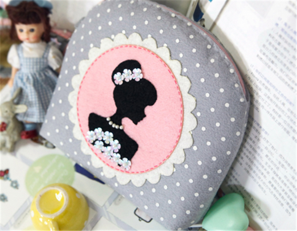 Creative non-woven handmade fabric DIY princess clutch coin purse