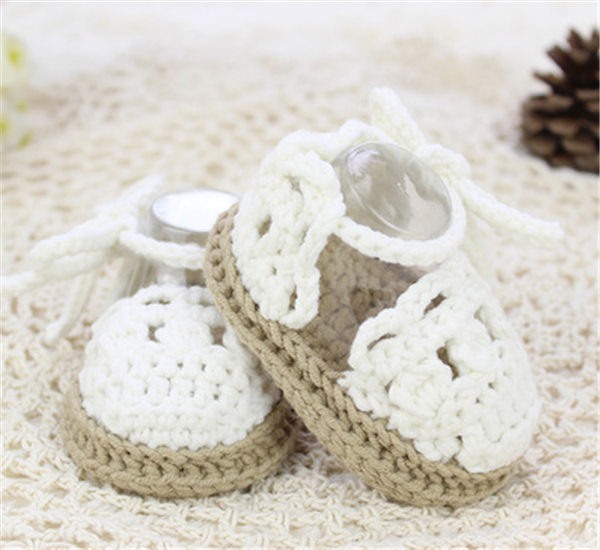 Handmade crochet DIY to make various creative and cute baby shoes