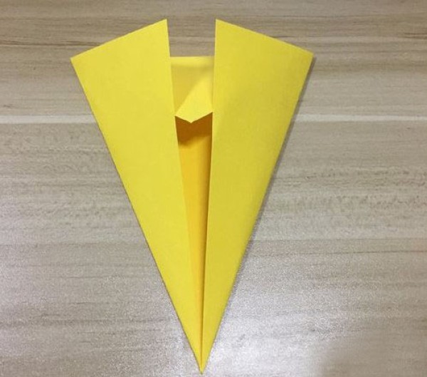 Simple origami for children-teach you how to fold a small fish