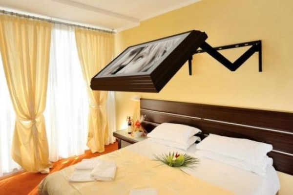 wall mounted folding lcd tv