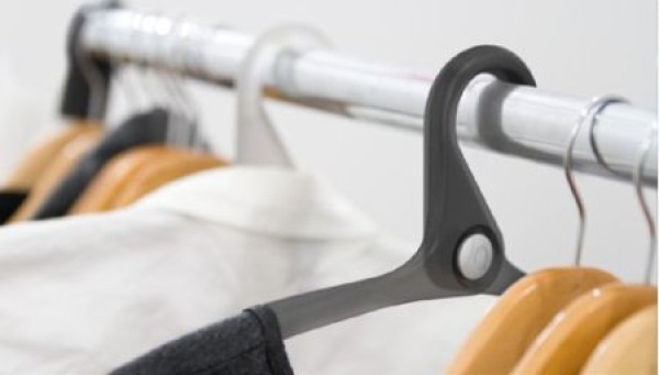 folding clothes hanger