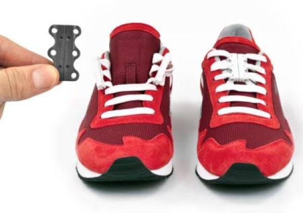 Magnetic shoelace buckle so you don’t have to tie your shoelaces