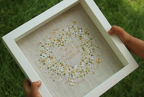 Cross-stitch bead embroidery wedding anniversary gift green heart-shaped photo frame product appreciation