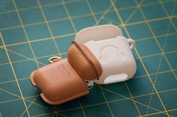 How to make a shape-shaped AirPods headphone case