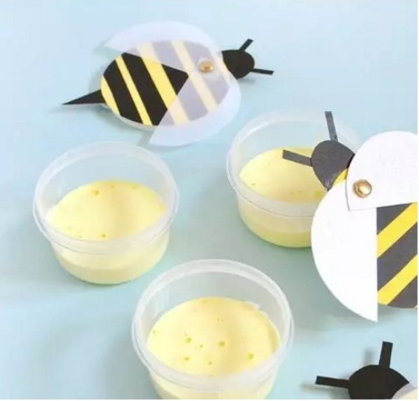 DIY creative handmade tutorial with step-by-step illustration of how to make slime bees