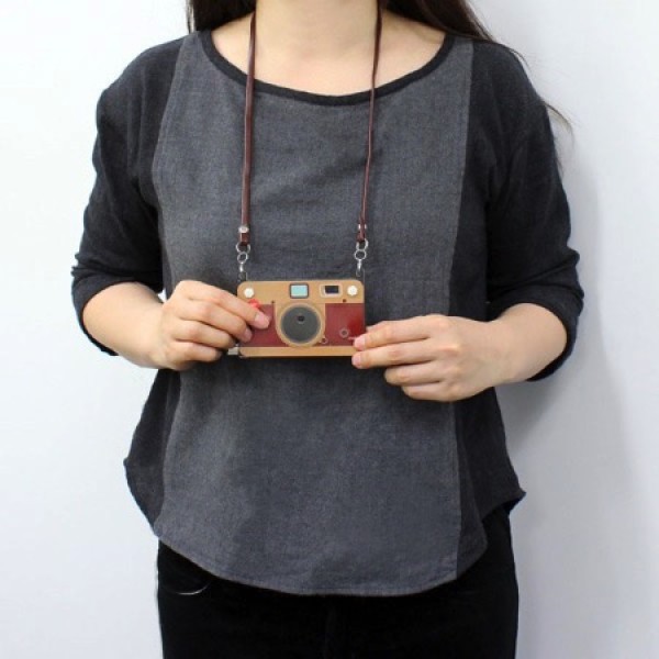 Japanese manufacturer launches ultra-thin cardboard camera