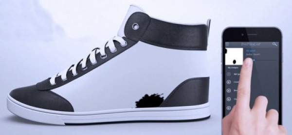 E-ink screen sneakers ShiftWear can change patterns at will