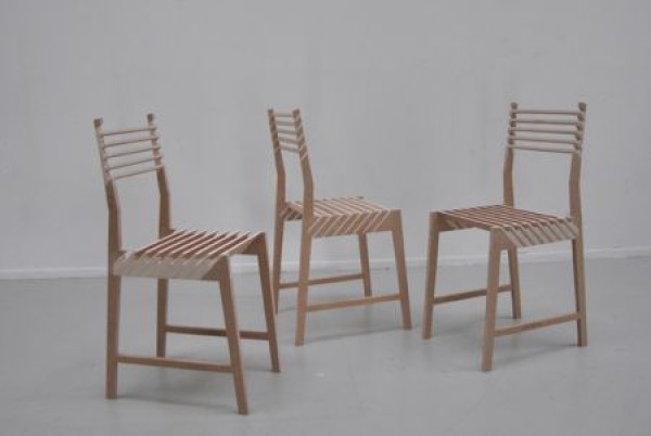 Three-in-one staggered chair