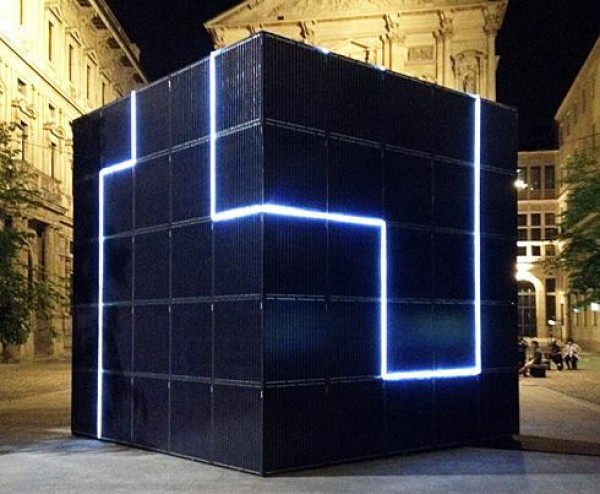 Solar hotspot cubes on Italian streets