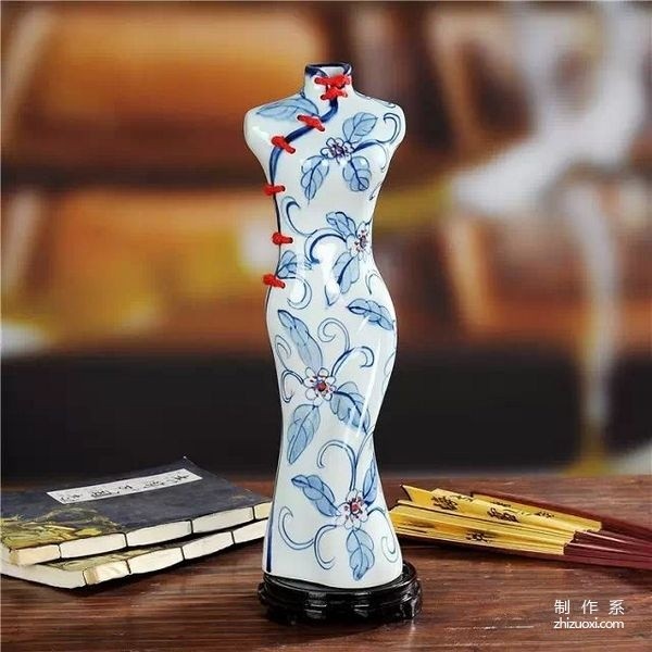 Creative Chinese style, when cheongsam meets blue and white porcelain