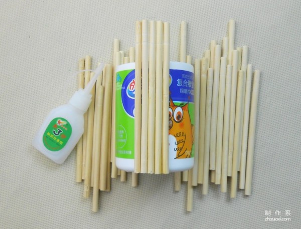 Use disposable chopsticks and bamboo chopsticks to make a DIY simple bucket ornament model for children.