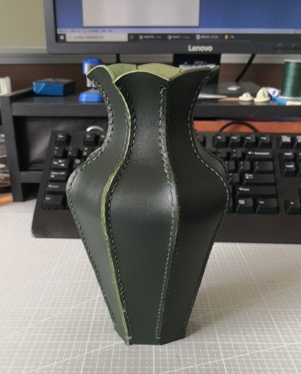 Adorable new trial version, making a simple leather vase