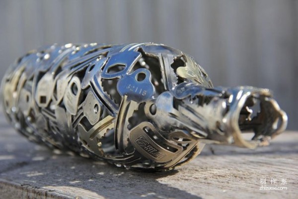 Discarded keys can also be made into works of art